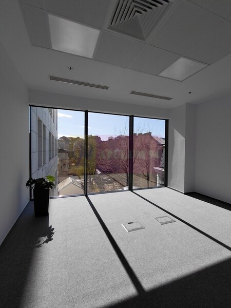 Birouri clasa A, 800mp/etaj compartimentare flexibila Calea Victoriei